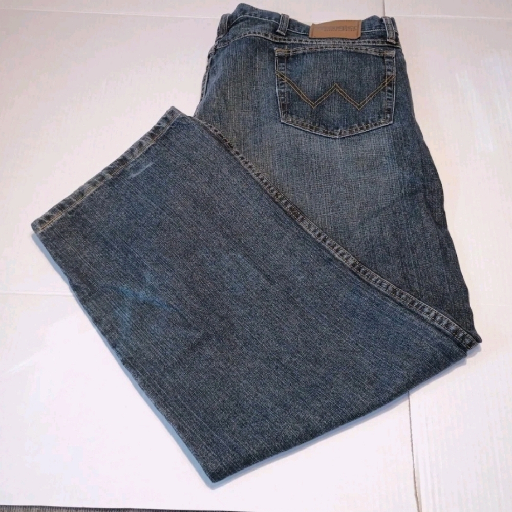 Wrangler Men's Blue Straight Jeans
